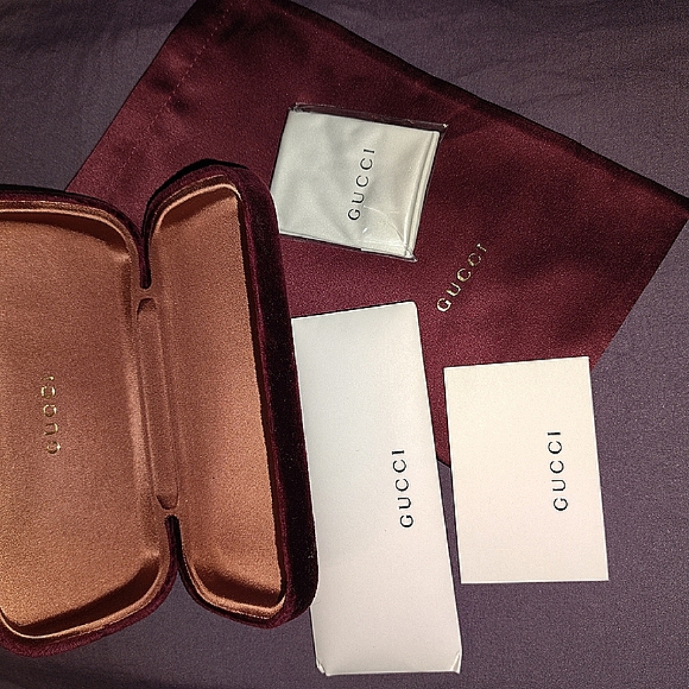 Gucci Red Glasses Accessories with Velvet Case